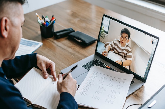 generar leads edtech