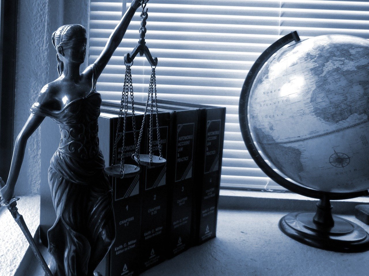 generear leads legaltech lead generation
